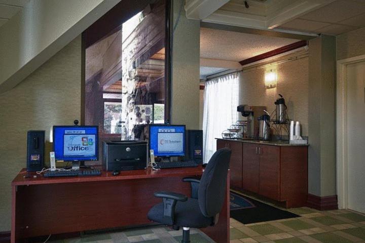 Howard Johnson By Wyndham Clifton Nj Exterior foto