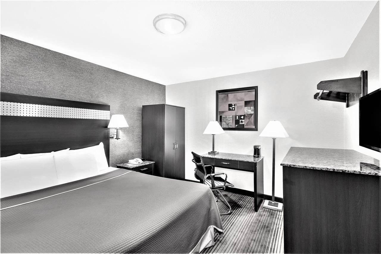 Howard Johnson By Wyndham Clifton Nj Exterior foto